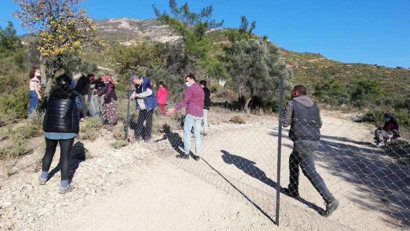 Orhanlı köylüleri JES şirketine karşı arazilerini dikenli tel ile çevirdi