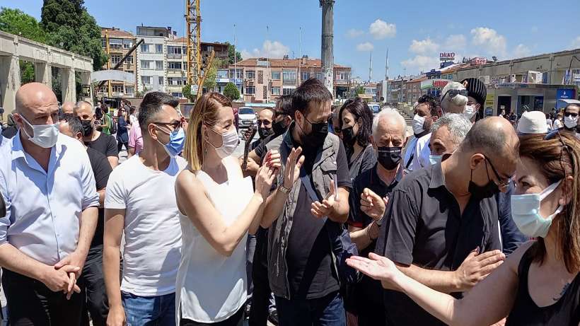 Sanatçılar Özgürlük Meydanından seslendi: Bıçak Kemiğe dayandı!