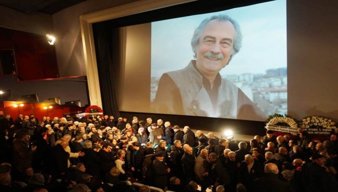 Sinema sanatçısı Aytaç Arman Adana'da toprağa verildi