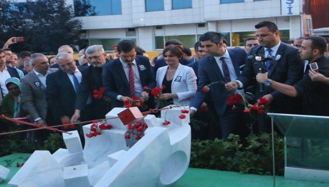 Srebrenitsa soykırımında hayatını kaybedenler Kartal'da anıldı