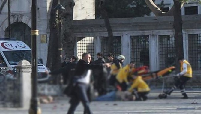 Sultanahmet'teki saldırısıyla ilgili 10 kişi tutuklandı