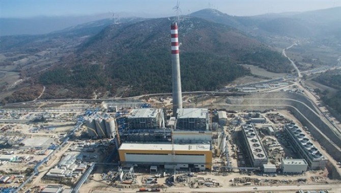 Termik santral inşaatında çalışan 2 bin işçi işten atıldı