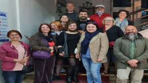 Aynur Uluç I emrekarayel0' in ""erkek aklı oksimoron" isimli tek kişilik performansı