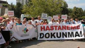 Bozyaka Hastanesi’nin kapatılmasına tepki: “Hastaneme dokunma”