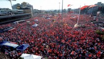 CHP Taksim mitinginde insan seli