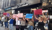 ‘Flormar’ı boykot et!’: çağrısı... Kadıköy’deki Flormar önünde protesto