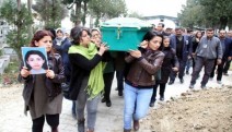 Hatay’da boşandığı erkek tarafından öldürülen kadının tabutunu kadınlar omuzladı