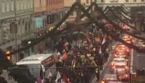 HDP'li vekillerin tutuklanması Stockholm'de protesto edildi