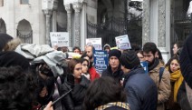 İstanbul Üniversitesi tarafından işten atılan işçilerden eylem