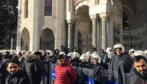 İstanbul Üniversitesi'nde yemek protestosuna coplu müdahale!