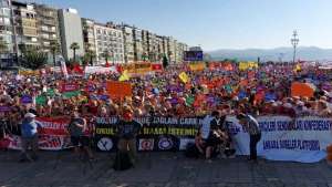 İzmir'de ÇEDES projesine karşı miting: 'Laik eğitim, laik yaşam, eşit yurttaşlık’