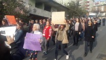 Kadınlar Gülsuyu'nda yürüdü:"Şiddete karşı dayanışmayı büyütüyoruz!"