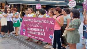 KESK'li kadınlar: İstanbul Sözleşmesi bizim vazgeçmiyoruz