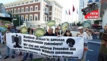 KOS'tan Almanya Konsolosluğu önünde Hambach Ormanı'nı katletmesi nedeniyle protesto