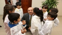Kreşli minikler başkan Altınok Öz’ün 14 Mart Tıp Bayramı’nı kutladı