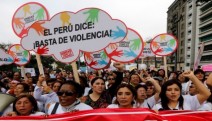 Peru’da kadına şiddete dev protesto