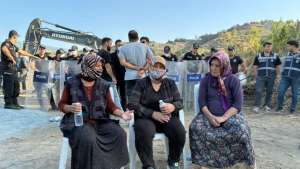 Samandağ’da mandalina bahçeleri için nöbet