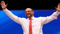 Schulz'den Erdoğan'a: Tutuklu gazetecileri serbest bırakın