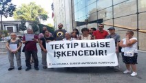"Tek Tip Elbise İşkencedir" eyleminin 6'ıncısı Galatasaray Meydanı'nda gerçekleştirdi