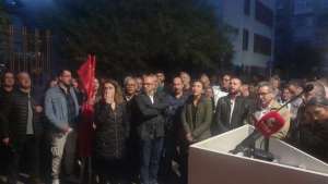 TTB Merkez Konseyi'nin görevden alınması İzmir'de protesto edildi