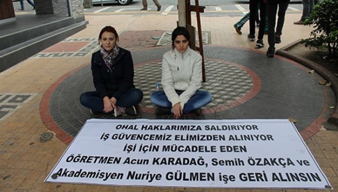 Trabzon Sanat Sokağın'da öğretmen arkadaşlarının işe iadesini istedi